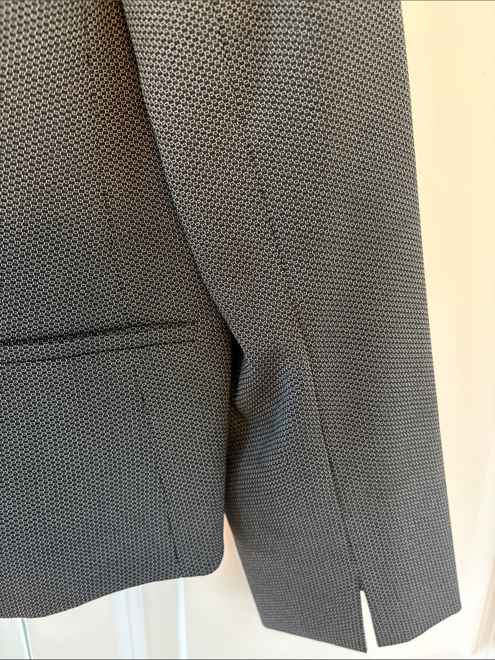 HUGO Women's Gray Textured Two-Button Blazer - Picture 3 of 4